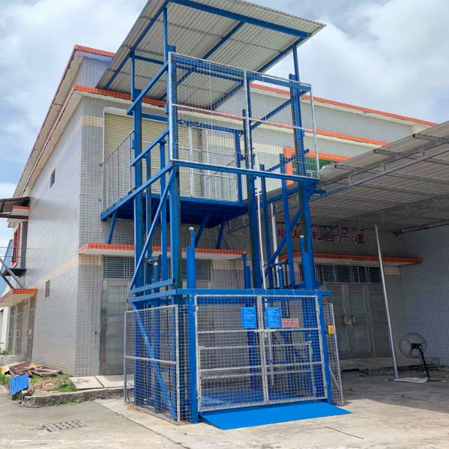 永丰建材厂室外升降货梯安装